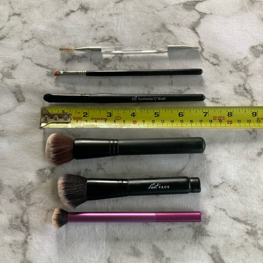 Assorted makeup brushes bundle - Picture 2 of 5